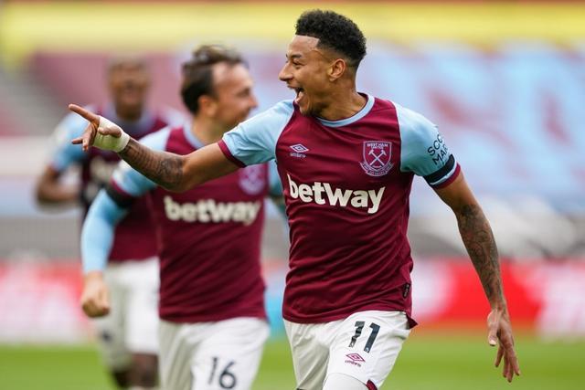 对曼联来说好消息是：姆伯莫和马兹拉维有一个人要先回来了呀！ 灵魂提问，曼联球迷想要谁先回来呢？