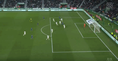 [CBA]段昂君中路突破 长驱直入单手劈扣